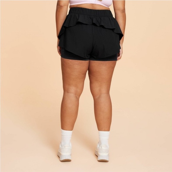 Blogilates Women's Ruffle Woven Mid-Rise Shorts 4" - Black 1X - Picture 3 of 5